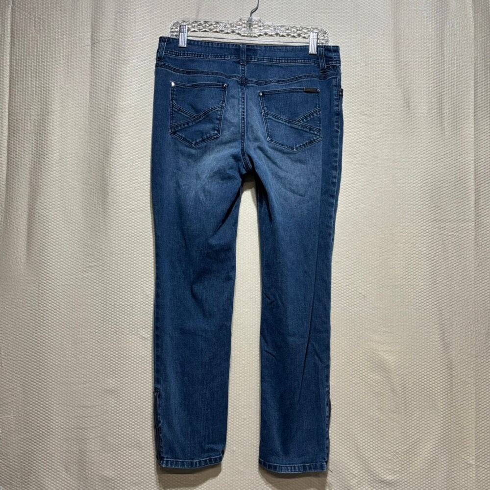 Chico's So Slimming Straight Leg Jeans Size 0.5 (US 6) Medium Wash Stretch Denim - Picture 8 of 10